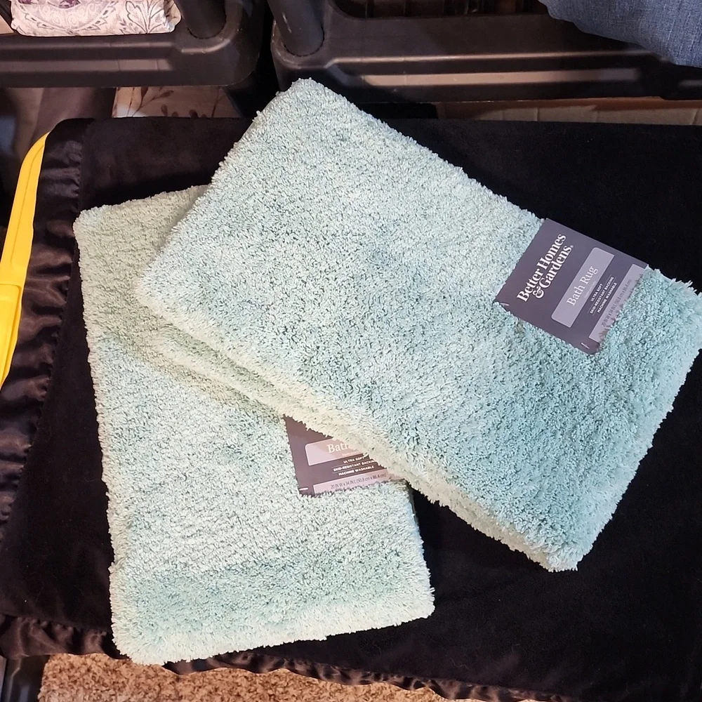 Better Homes and Gardens bath rugs